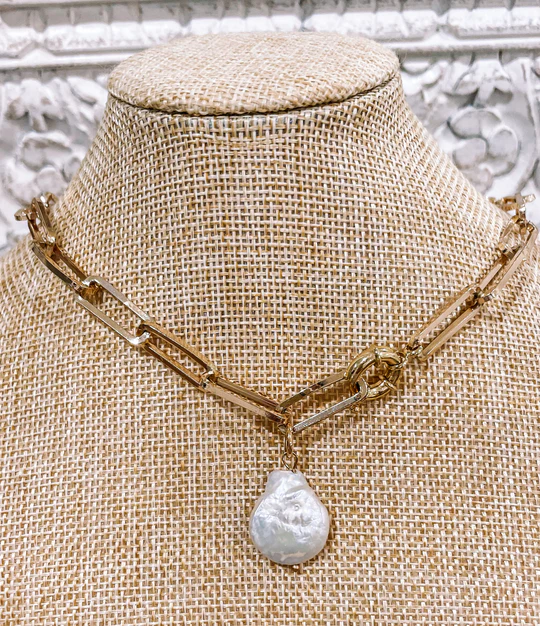 Jessica-Large-Gold-Paperclip-Link-Chain-with-Baroque-Pearl