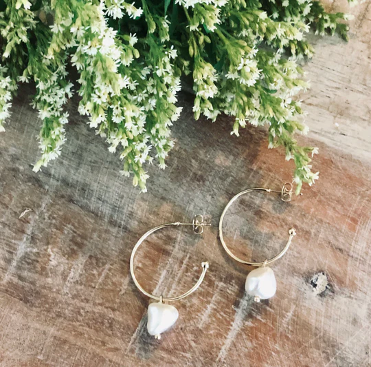 Fresh-Water-Pearl-Gold-Hoop-Earrings