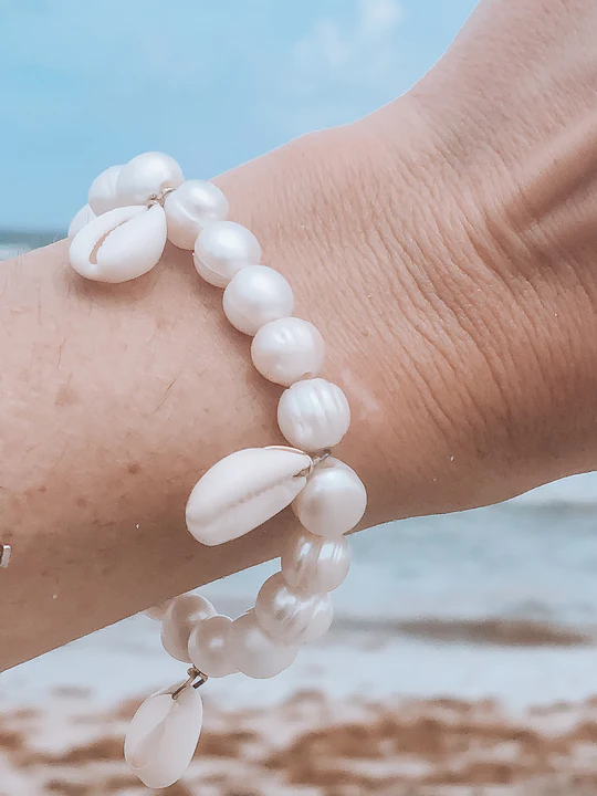 Classic-on-the-Beach-Shell-Pearl-Bracelet