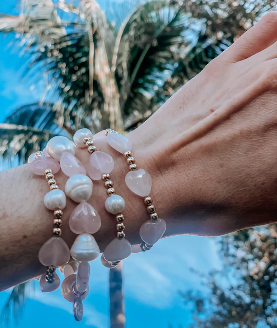 Baroque-pearl-and-rose-quartz-bracelet